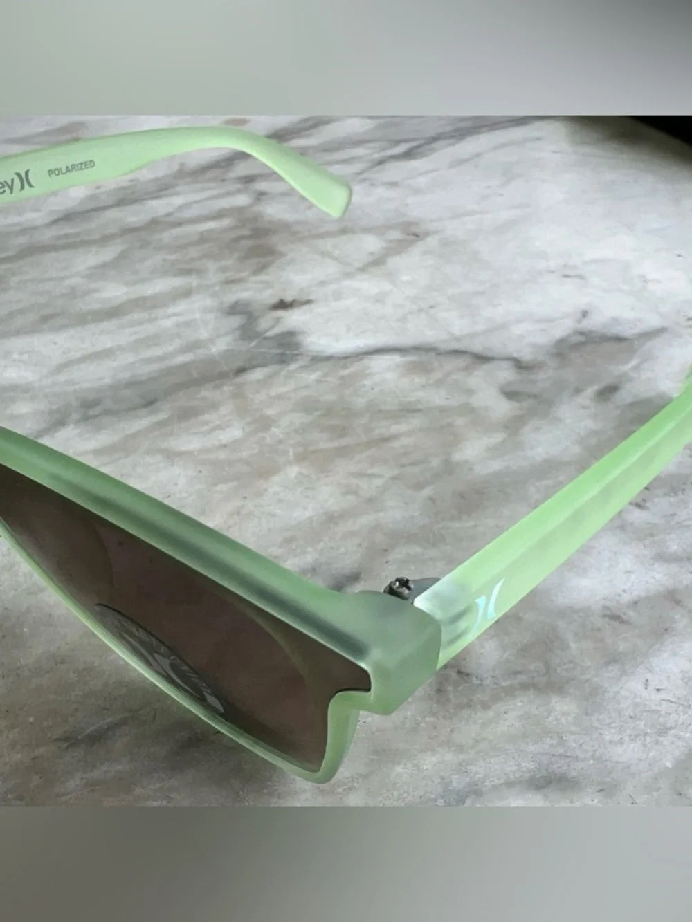 NWT Hurley Lime Matte Green Polarized Blue-Green Mirrored Sunglasses 10410P 330